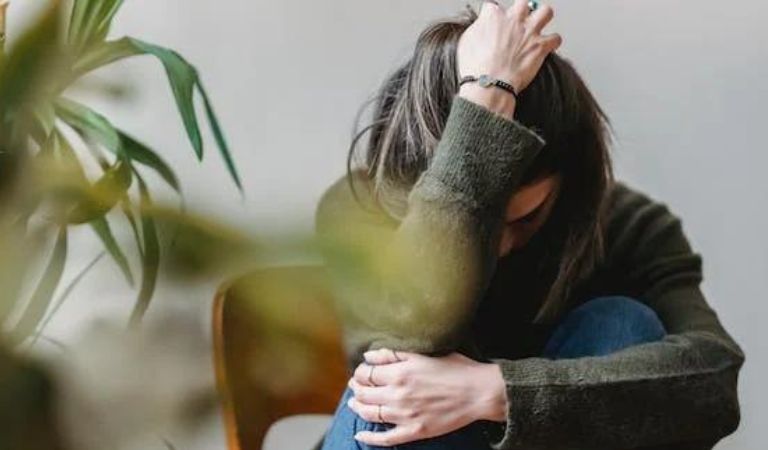 How Can Women Manage Mood Swings Naturally?,Mood Swings